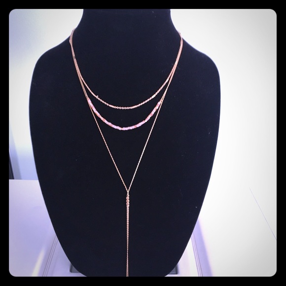 Gold tone tassel necklace w/ matching earrings. - Picture 1 of 6